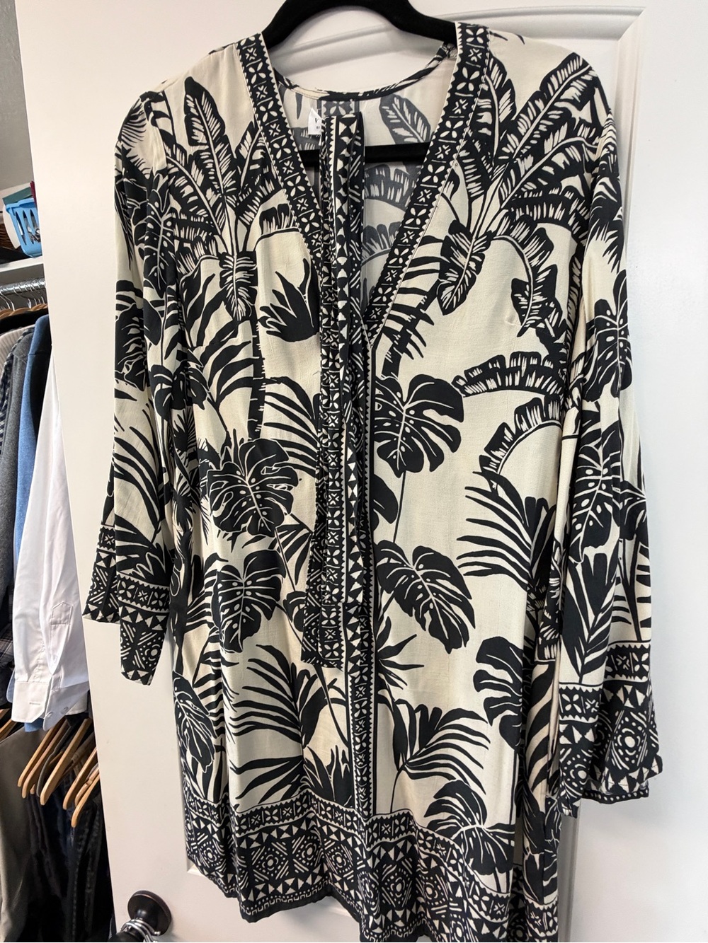 Velvet by Graham & Spencer Black and White Printed Button-Down Shirt